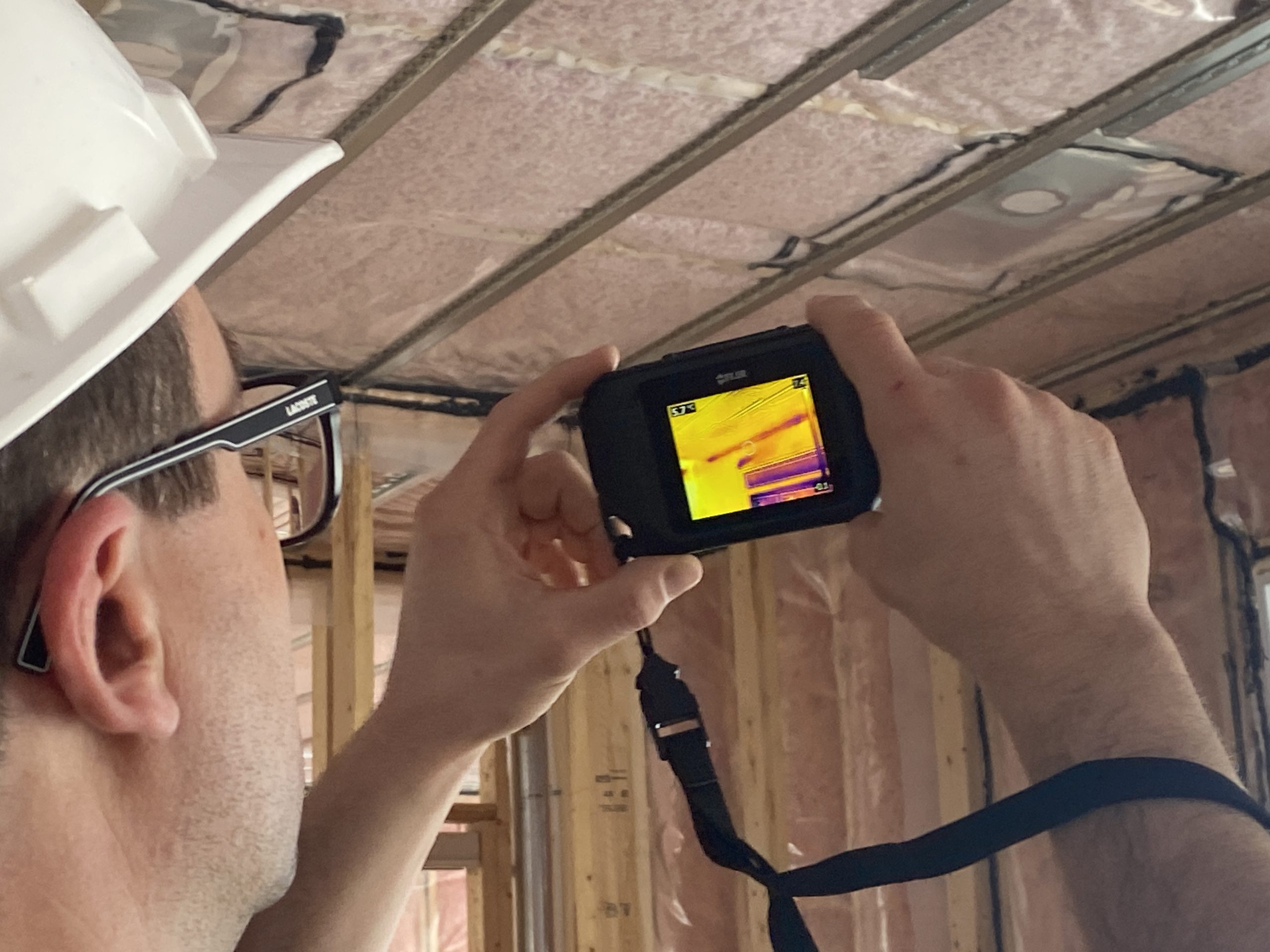 Thermographie dans une maison avant la pose du gypse Thermographie dans une maison avant la pose du gypse